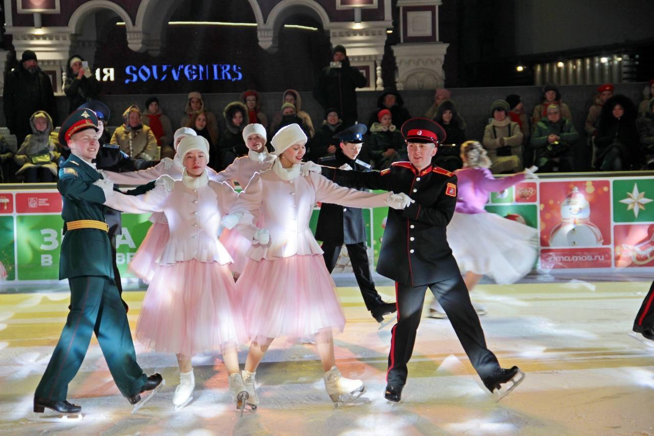 Второй Кадетский бал на льду прошел в Москве