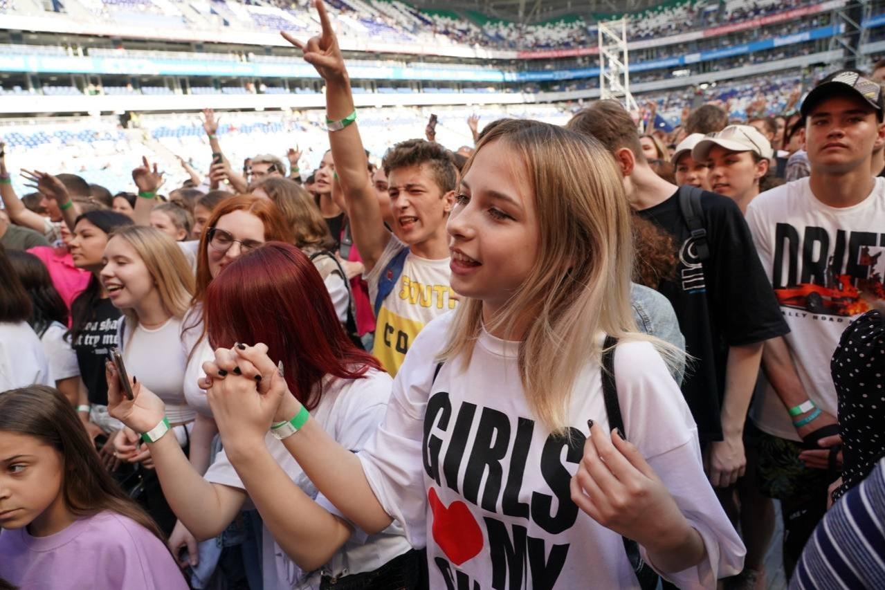 Ярко и зажигательно: молодые исполнители получили возможность выступить на большой сцене фестиваля «САМ.ФЕСТ»