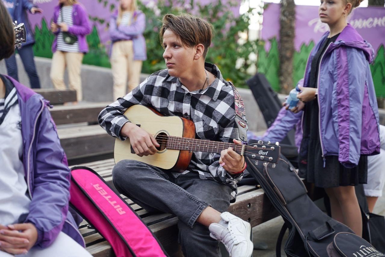 Любители бардовской песни приедут на детский фестиваль в Артек