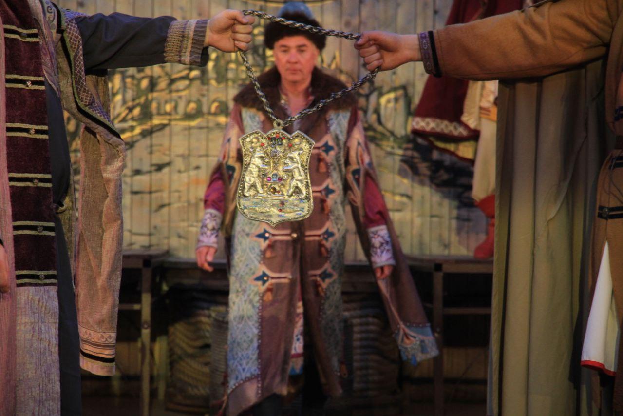 Более двух тысяч гостей пришли на открытие уличного театра «Садко» в Великом Новгороде