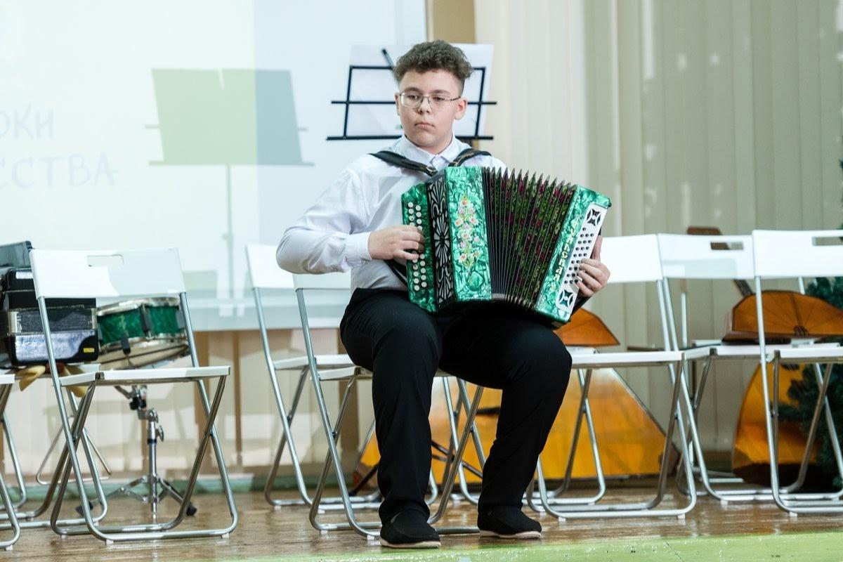 В Красноярске продолжается серия творческих встреч с воспитанниками детских садов и учениками школ