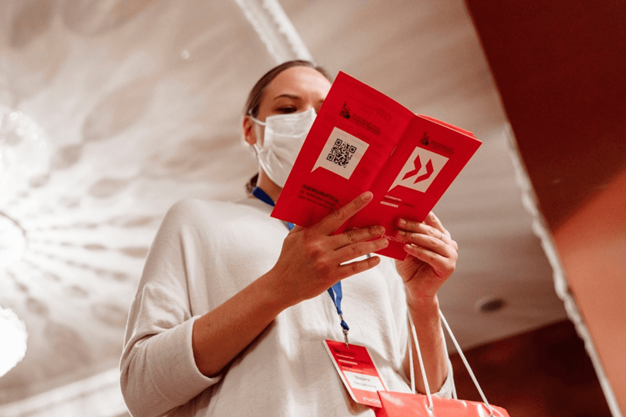 Форум «Сообщество» в Хабаровске начался с открытой дискуссии о поддержке творческих проектов