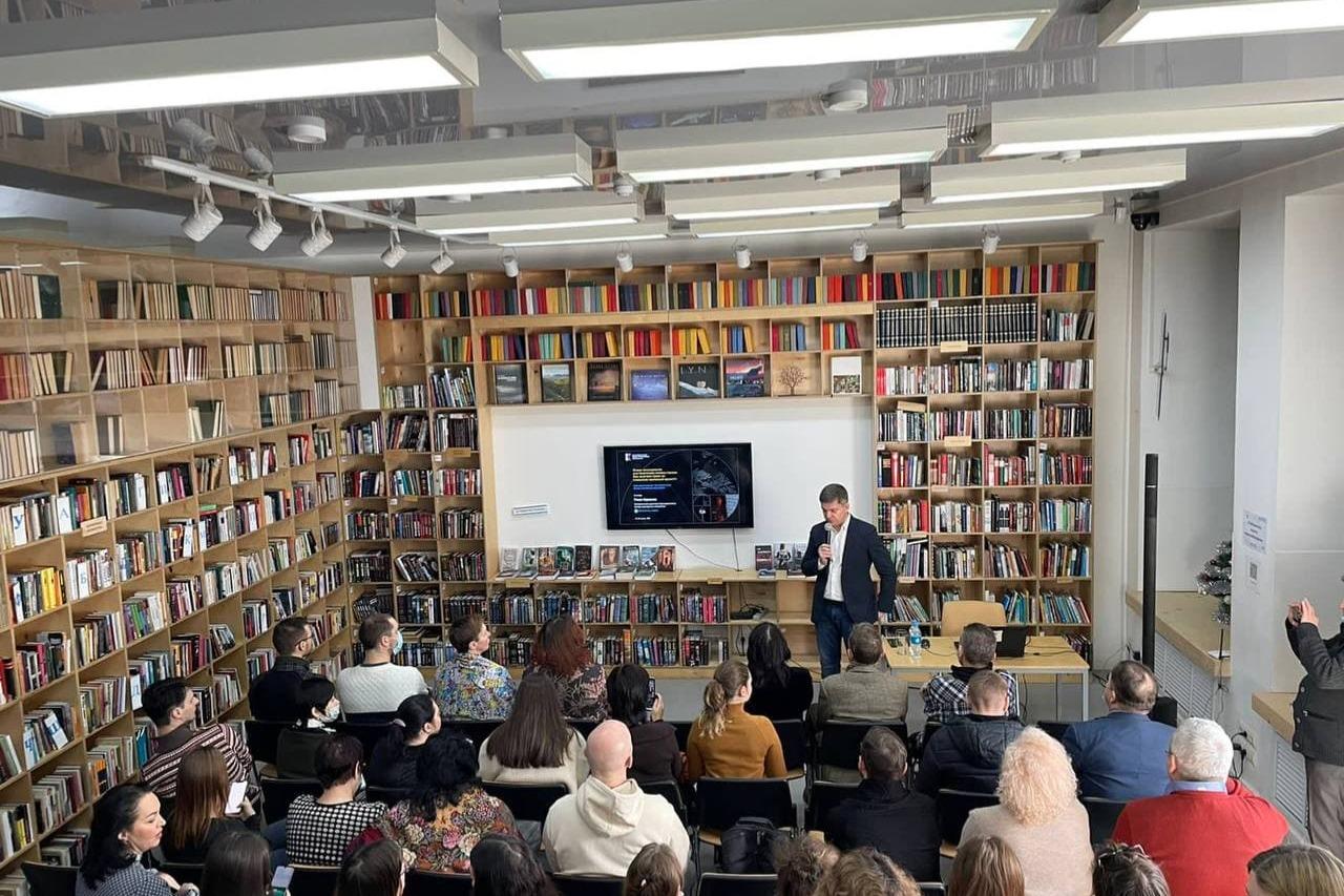 Роман Карманов: «Владивосток — город, богатый культурой»