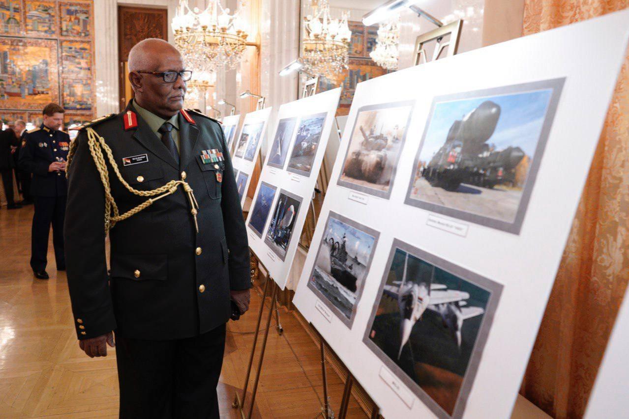 В Посольстве России в США представили выставку «Освобождение», поддержанную ПФКИ