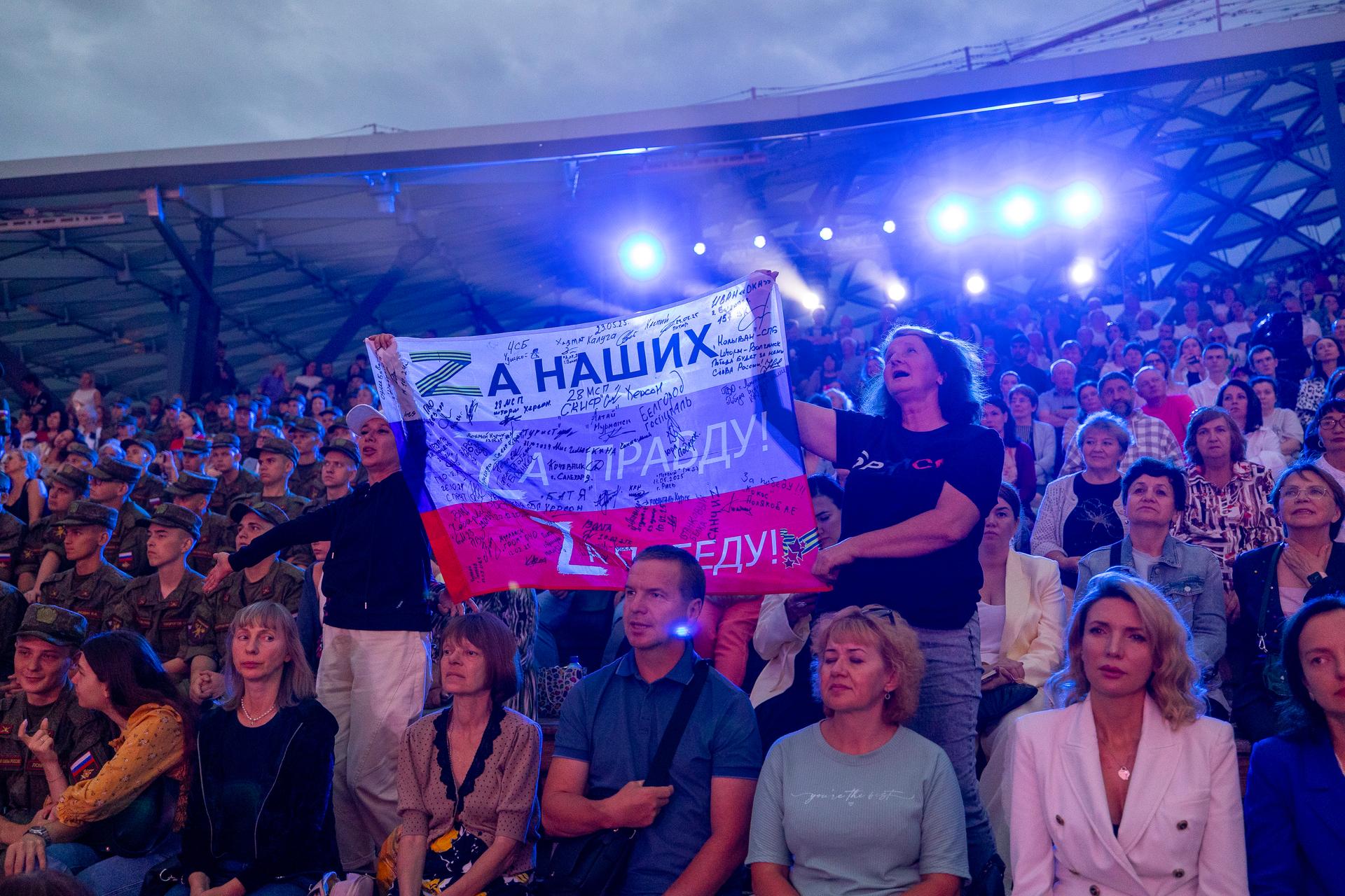 Песни, написанные на передовой и в тылу, прозвучали в центре Москвы в парке «Зарядье»