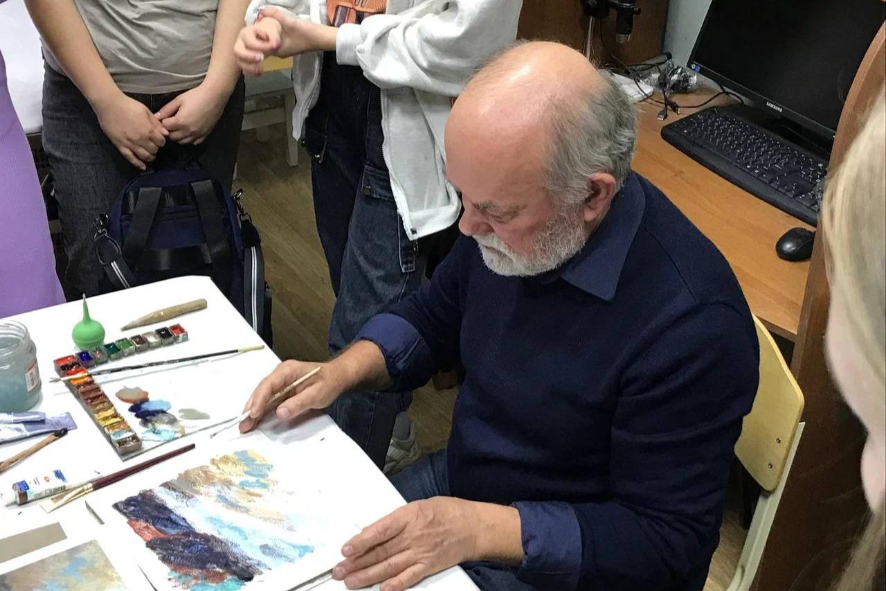 Мастер-классы художника-исконописца в Омской области посвятили сложным темам золочения икон и темперной живописи