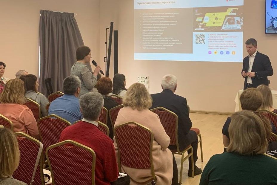 Роман Карманов: «Фонд нацелен не только на поддержку, но и на развитие проектов»