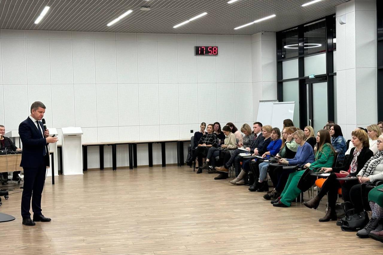 Жители Новгородской области получили все ответы на вопросы о конкурсах ПФКИ