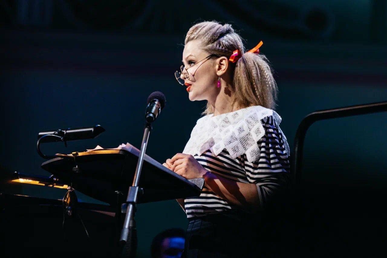 Юлия Пересильд представила моноспектакль «Пеппи ДлинныйЧулок» на «Территории. Kids»