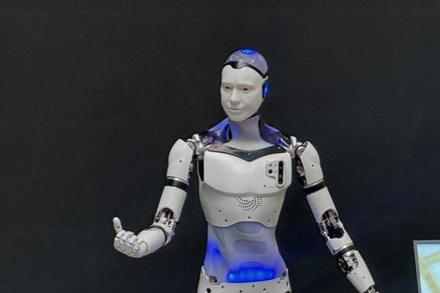 Надежда Бабкина и поющий робот выступят на Санкт-Петербургском культурном форуме