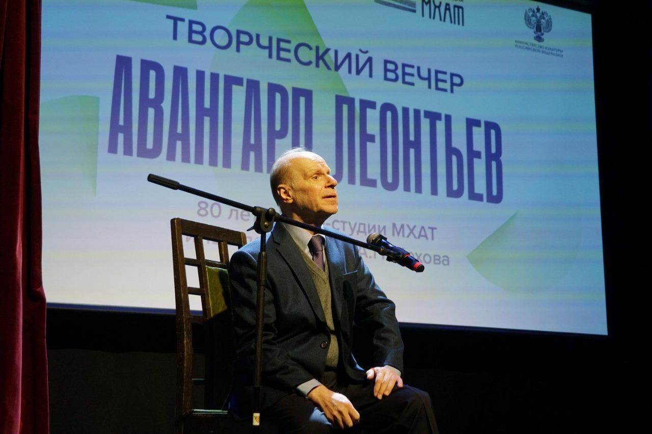 На ВДНХ прошла творческая встреча с Авангардом Леонтьевым