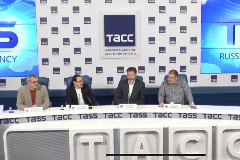 Литературная мастерская Сергея Лукьяненко подвела итоги работы с писателями