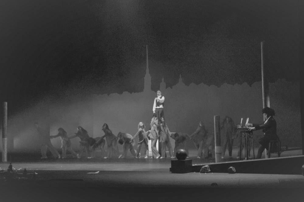 В Петербурге на сцене Александринского театра представили «Медного всадника»