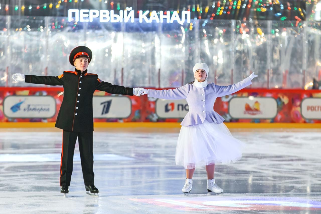 Второй Кадетский бал на льду пройдет на площади Революции в Москве