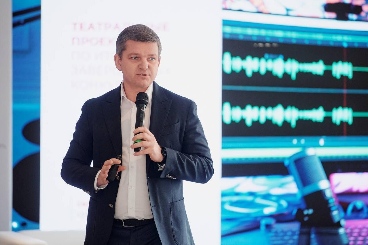 На Форуме председателей региональных отделений СТД РФ Роман Карманов рассказал участникам о тонкостях участия в грантовом конкурсе