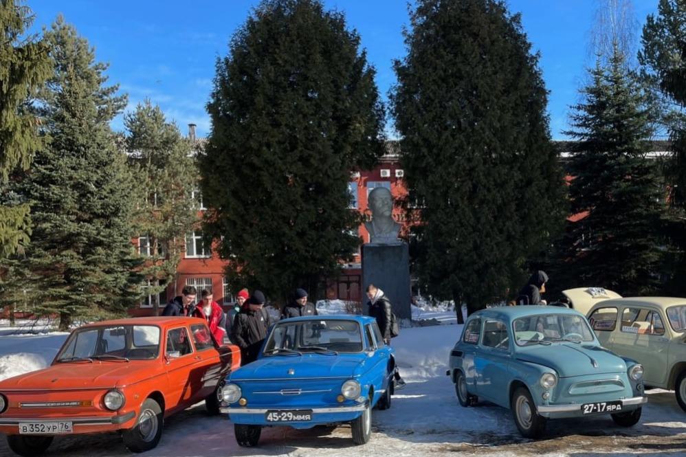 Из Ярославля в Мелитополь — на «Запорожцах»