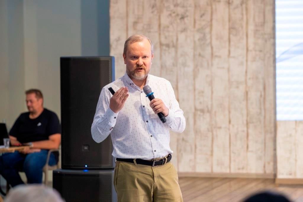 «Побеждают настойчивые и упорные» – Игорь Соболев встретился с творческими командами Ставропольского края