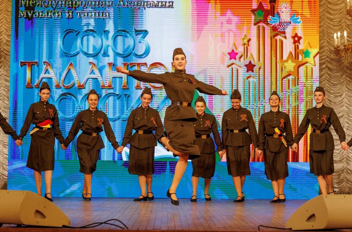 Благотворительный гала-концерт «Песни, опалённые войной» прошел в Колонном зале Дома Союзов