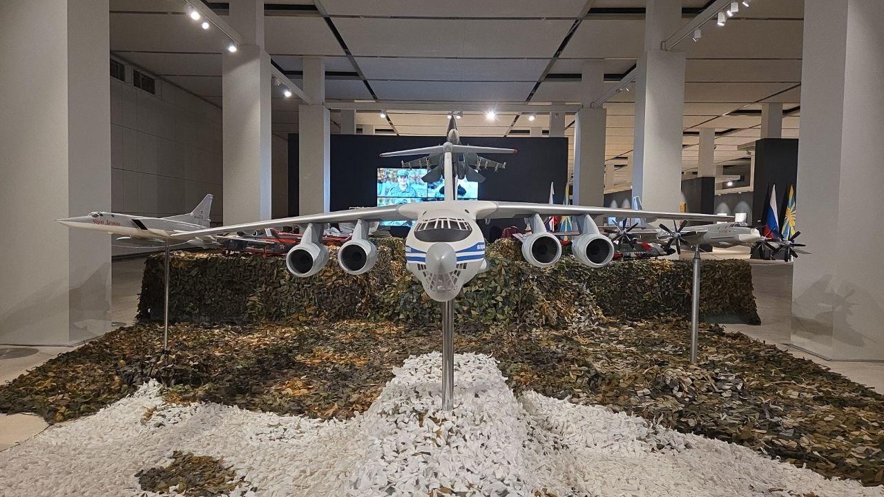 Выставка к 10-летию Воздушно-космических сил открылась в Москве