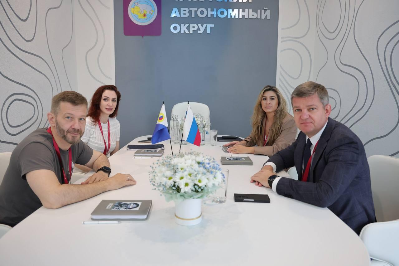 Губернатор Чукотки обсудил с главой ПФКИ поддержку творческих проектов в регионе