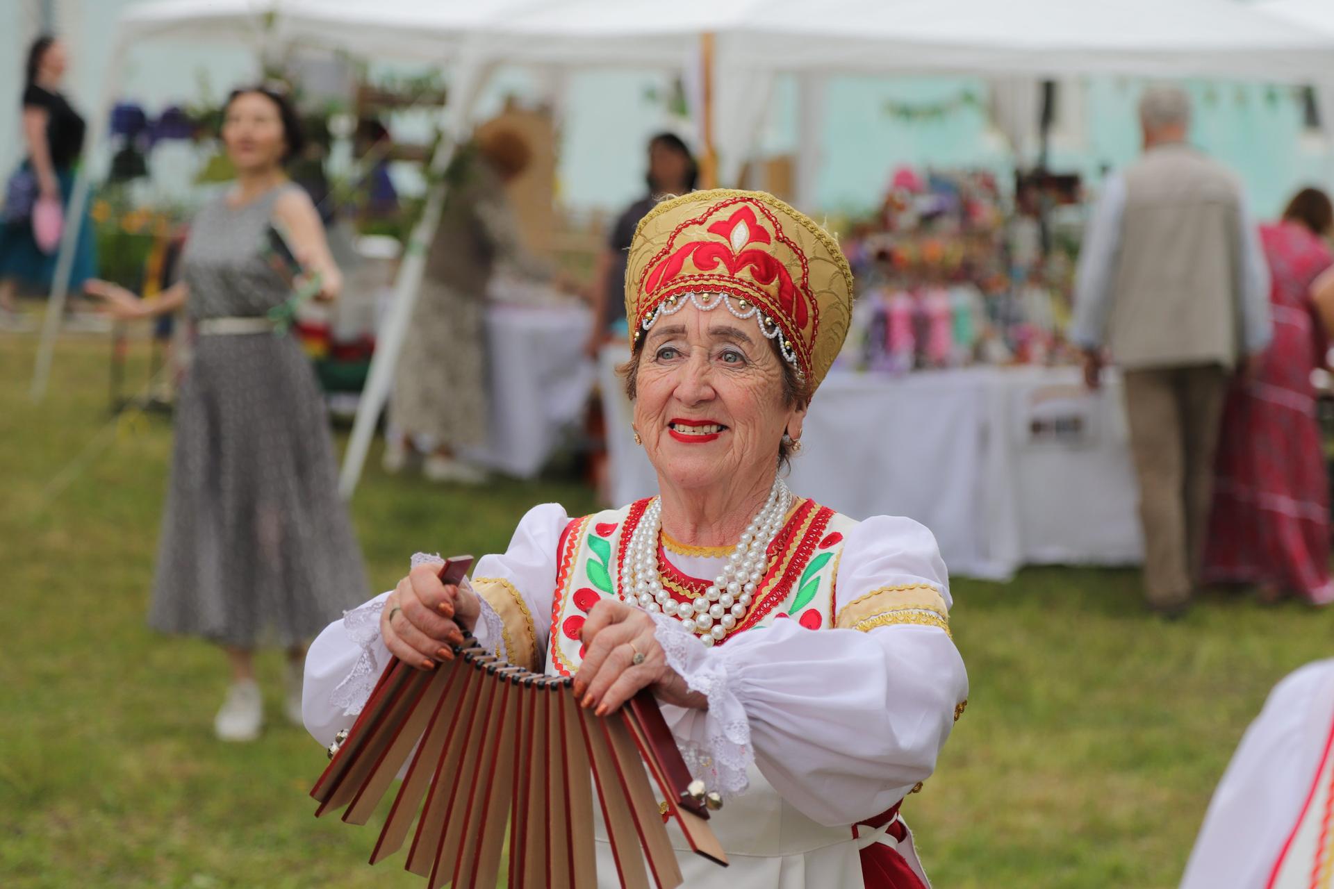 1000 пирогов, 1000 яиц и 2 казана плова - в Подмосковье с размахом прошел фестиваль «Троицкое лето»